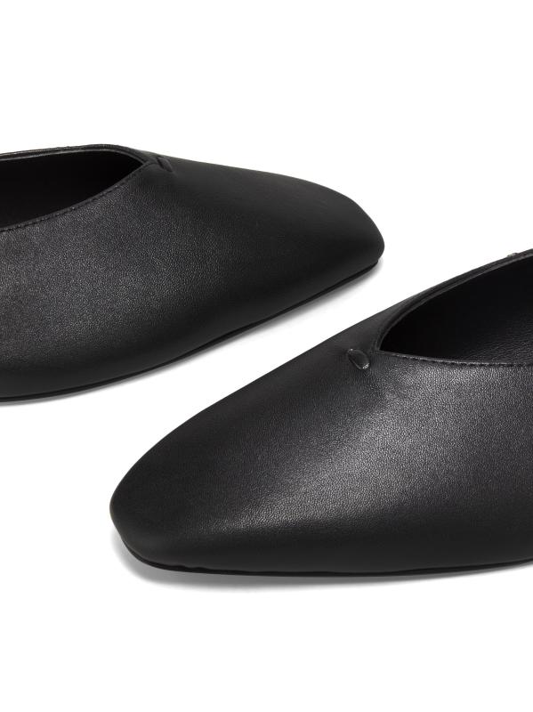 #6: أحذية الباليه المصنوعة من الجلد البري - أسود