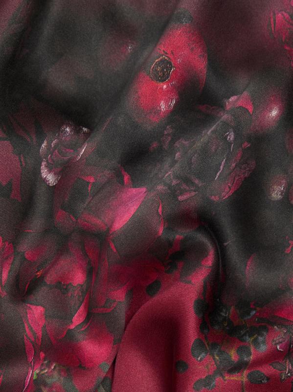 #6: بيجامة عالية الارتفاع قابلة للغسل من Lunya x Putnam Designs - أحمر ريفيري