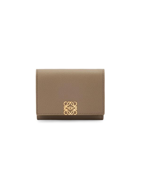 Loewe - アナグラムレザー三つ折り財布 をオンライン購入 | Saks