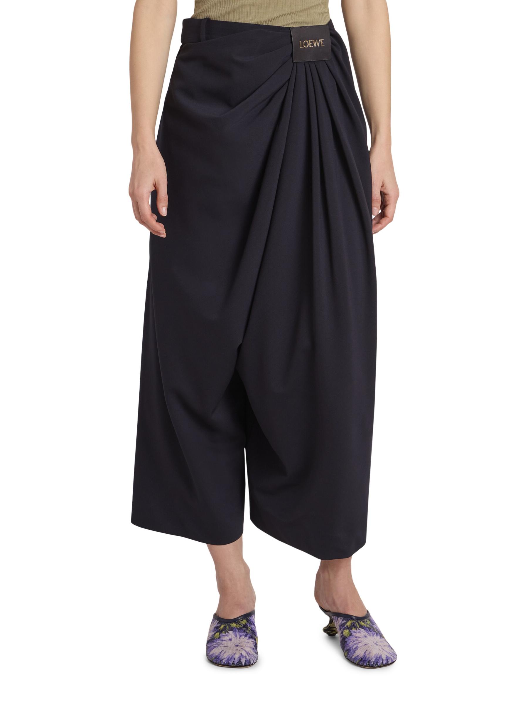 パンツ LOEWE  Cropped Draped Trouser in Dark Navy Blue Loewe - Dark Navy Draped Crop Pant | Mitchell Stores