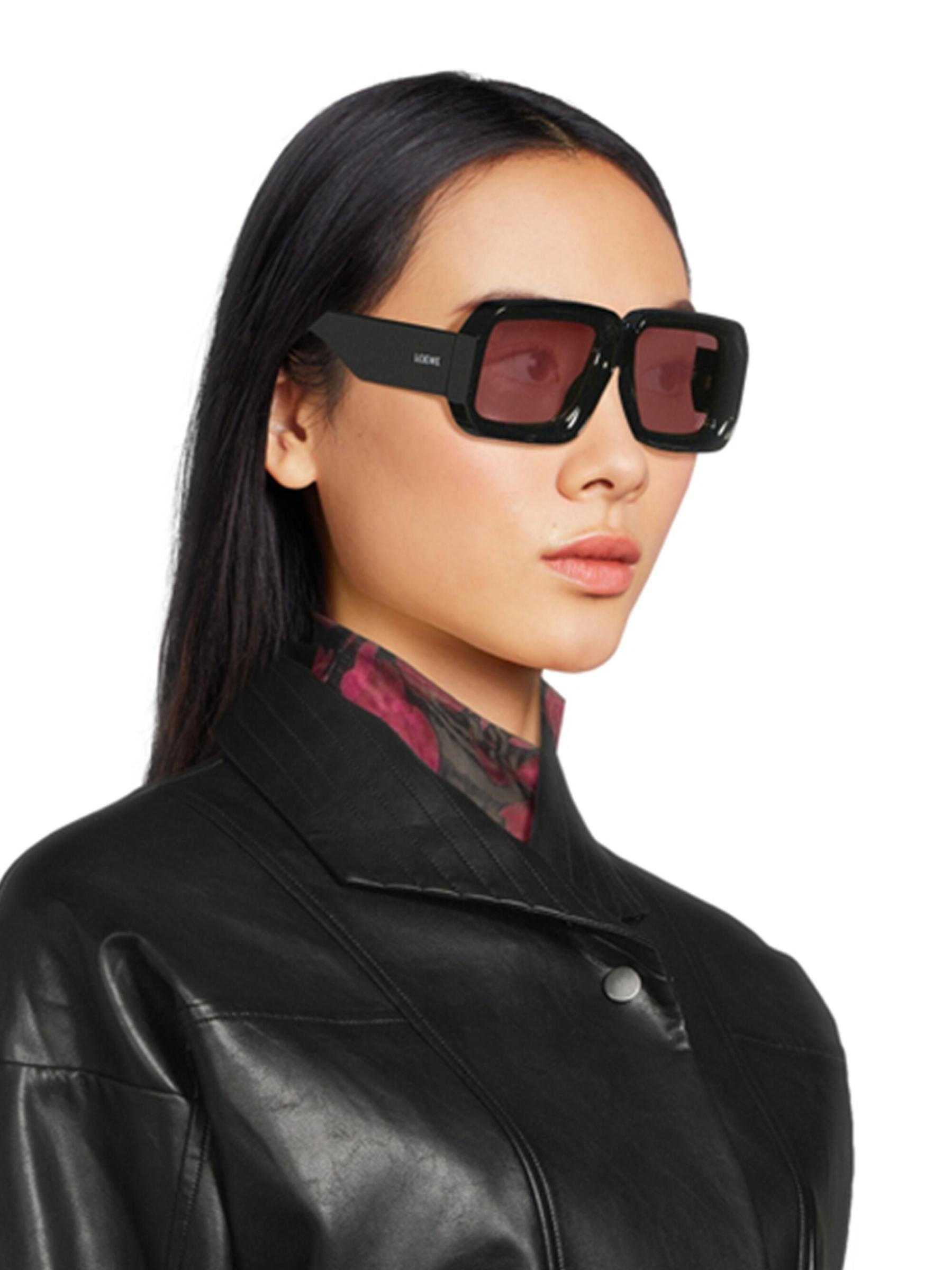 【LOEWE】Paulas Ibiza スクエア サングラス ブラック Loewe PAULA'S IBIZA サングラス - Shiny Black & Smoke | FWRD