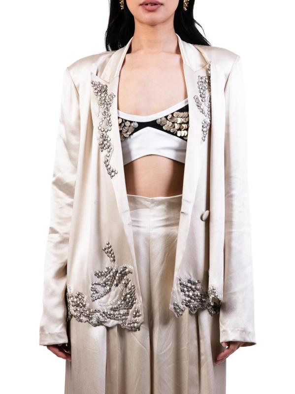 #4: بليزر حريري مطرّز - بيج