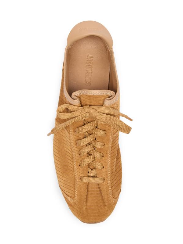 #4: حذاء تنس من جلد الغزال برقبة قصيرة - الجمل