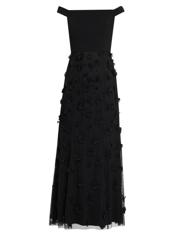 فستان مطرز بأكتاف مكشوفة