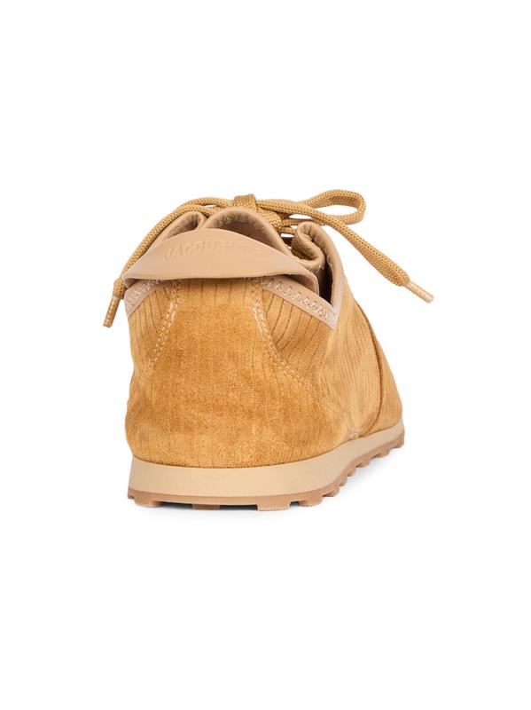 #3: حذاء تنس من جلد الغزال برقبة قصيرة - الجمل