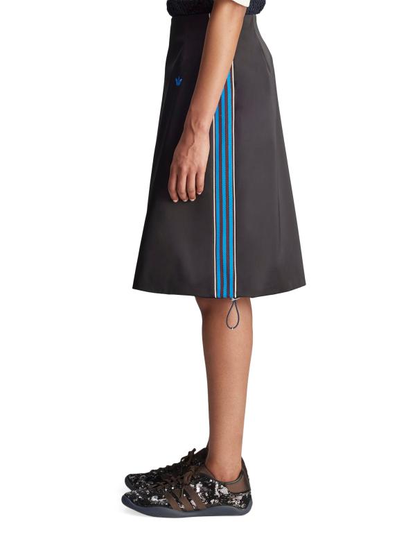 #5: تنورة بونر من الساتان من أديداس x Wales - أسود