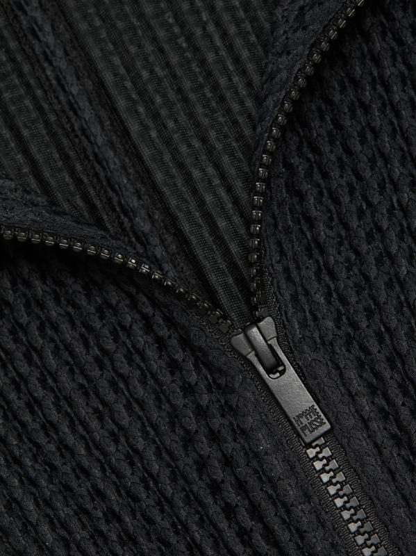 #6: جاكيت شبك من ويكيرورك لشهر نوفمبر - أسود