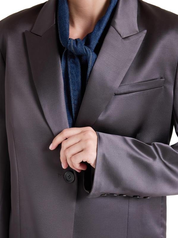 #5: بليزر صندوقي من مزيج الصوف والساتان من سوير - تورتة الشوكولاتة