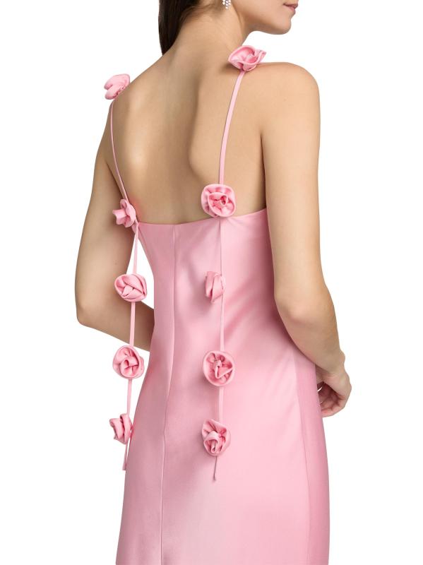 #5: فستان ساتان منسدل بفتحة رقبة على شكل حرف V - الباليه الوردي