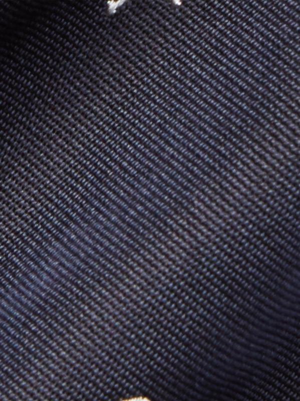 #5: ربطة عنق حريرية على شكل جمجمة متقاطعة - القوات البحرية