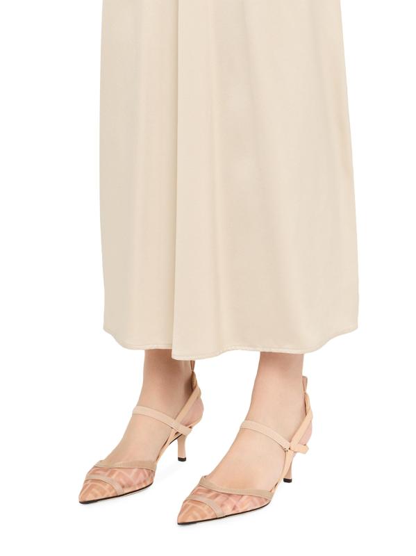 #3: مضخات سلينج باك مقاس 55 مم من كوليبري لايت - بيج