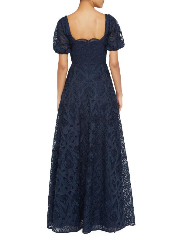 #4: فستان دومينيك من الدانتيل بأكمام منفوخة - أوديسي جراي