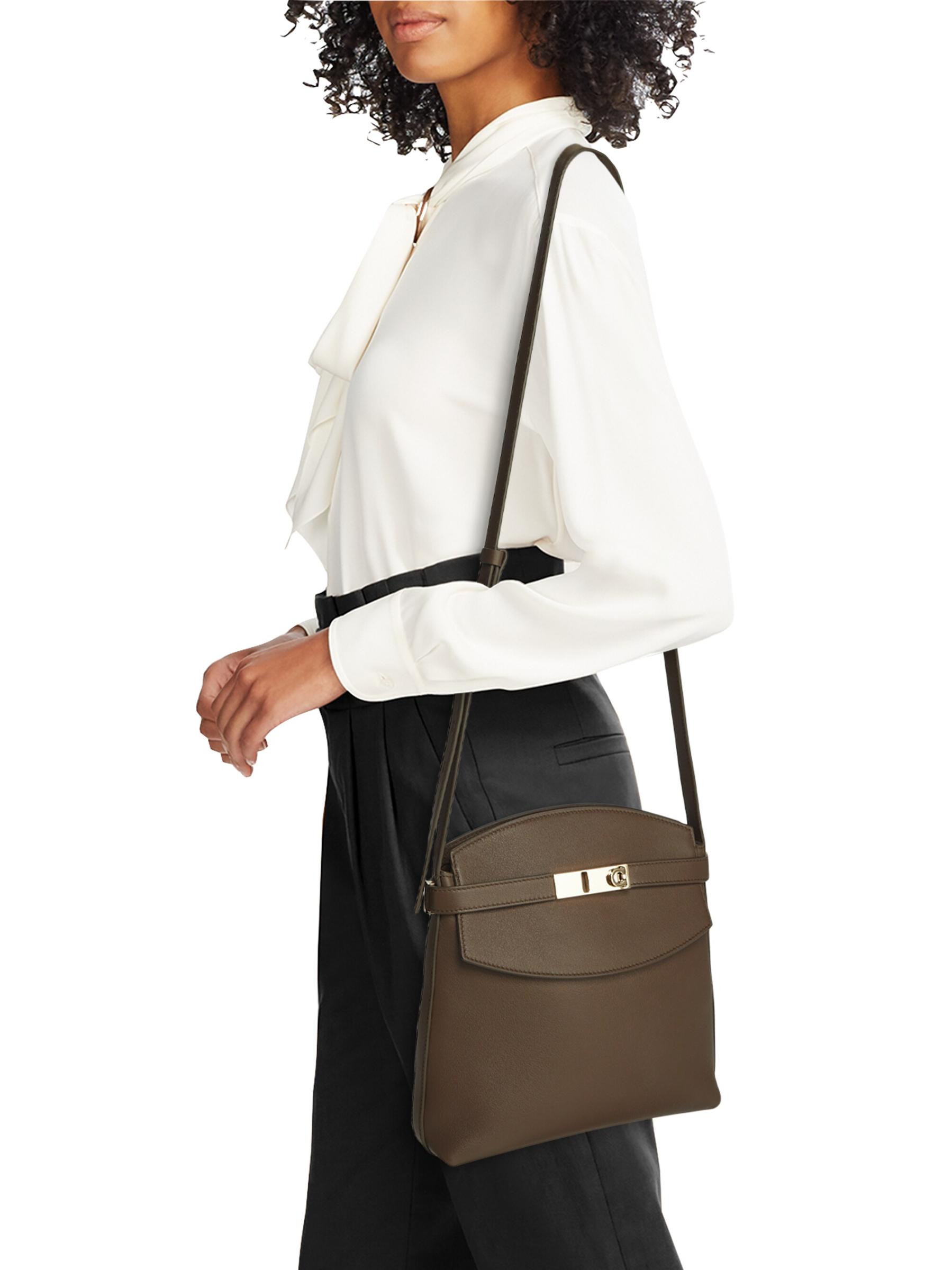 【FERRAGAMO】HUG MESSENGER BAG Hug messenger bag - Women | Ferragamo