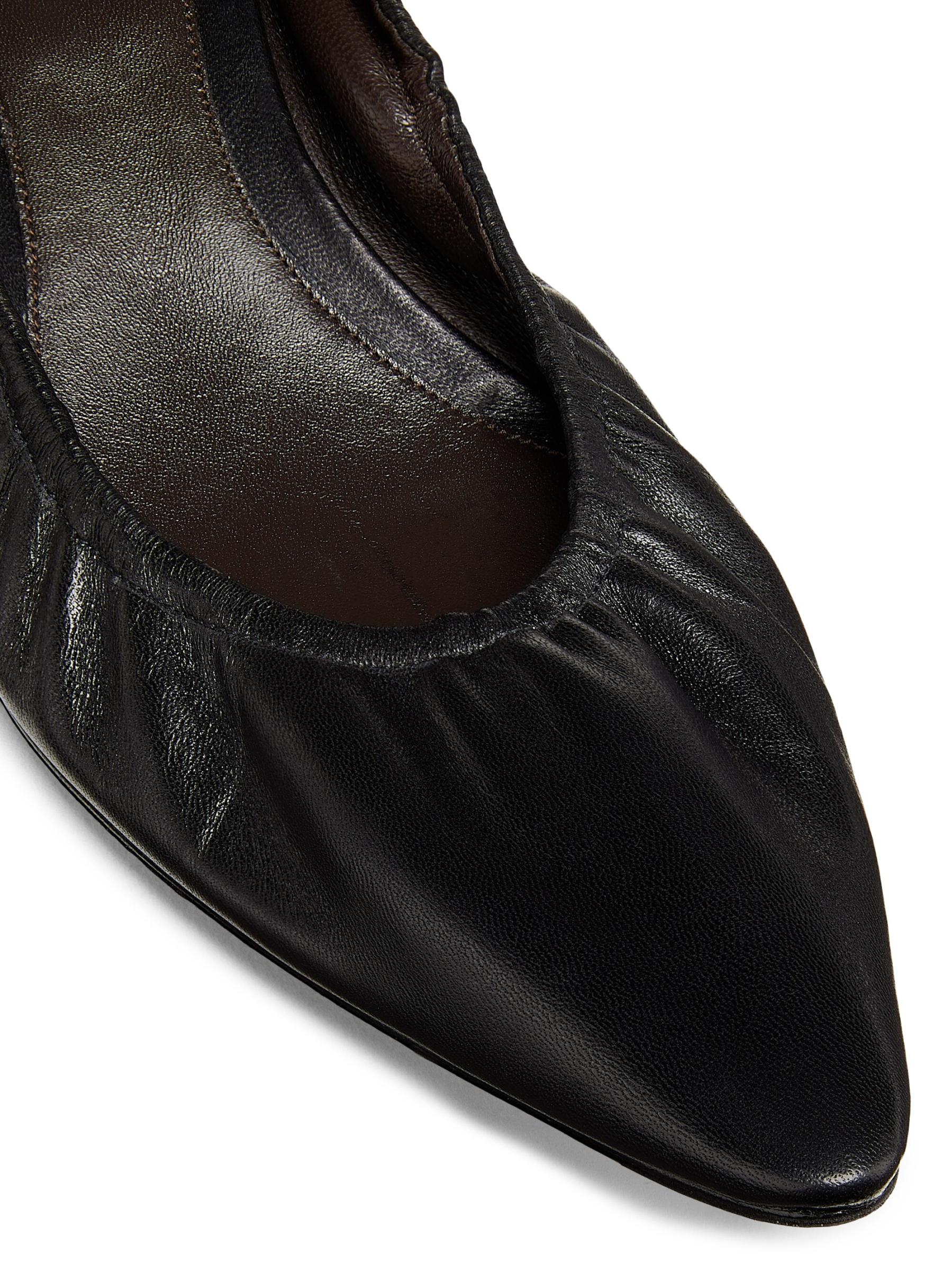 \"THE ROW\" Liisa メタリック パンプス Liisa Kitten Heel Black in Leather – The Row