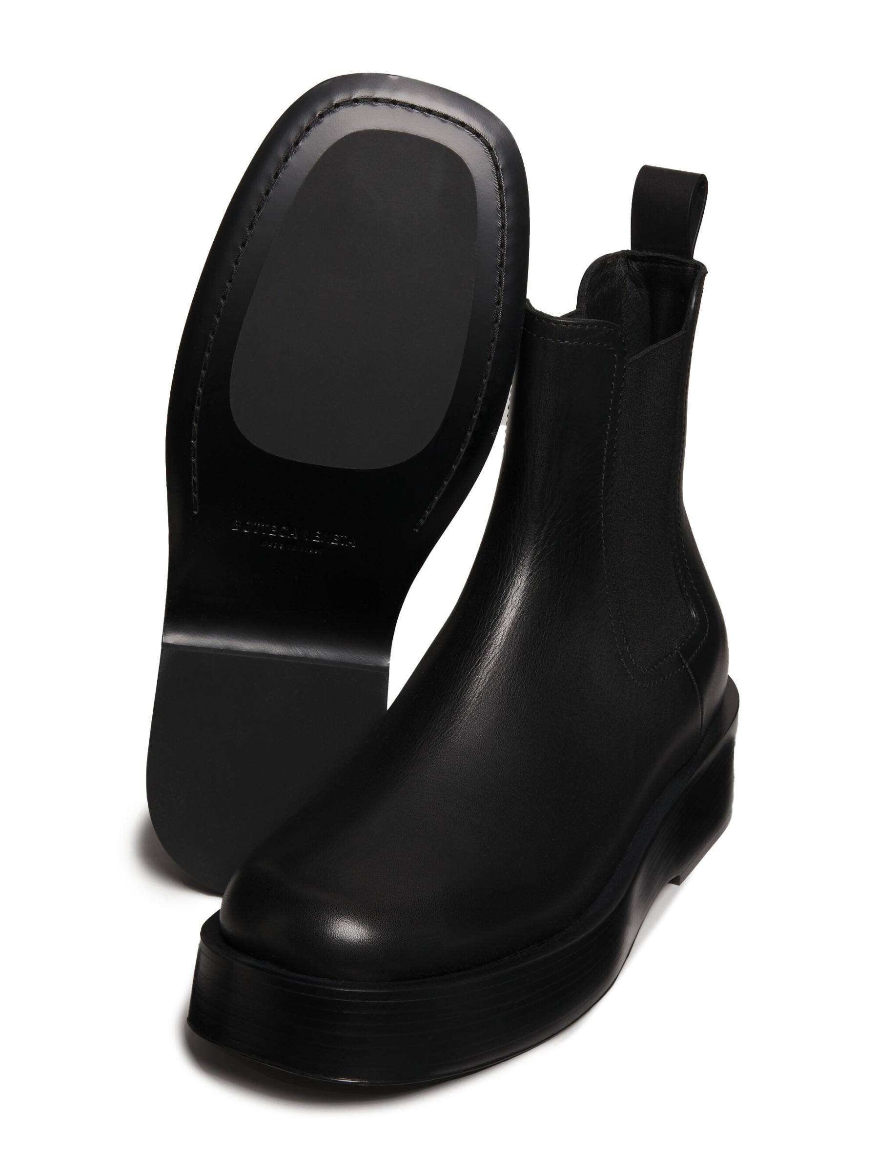 Shop Bottega Veneta - Torino Leather Chelsea Boots | Saks