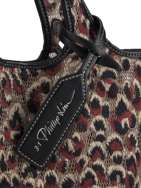 #5: حقيبة ميني ماركت مطرزة بنقشة جلد الفهد - نمر