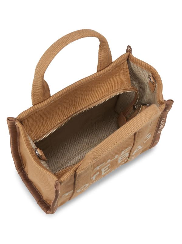 #4: حقيبة جاكارد الصغيرة - الجمل