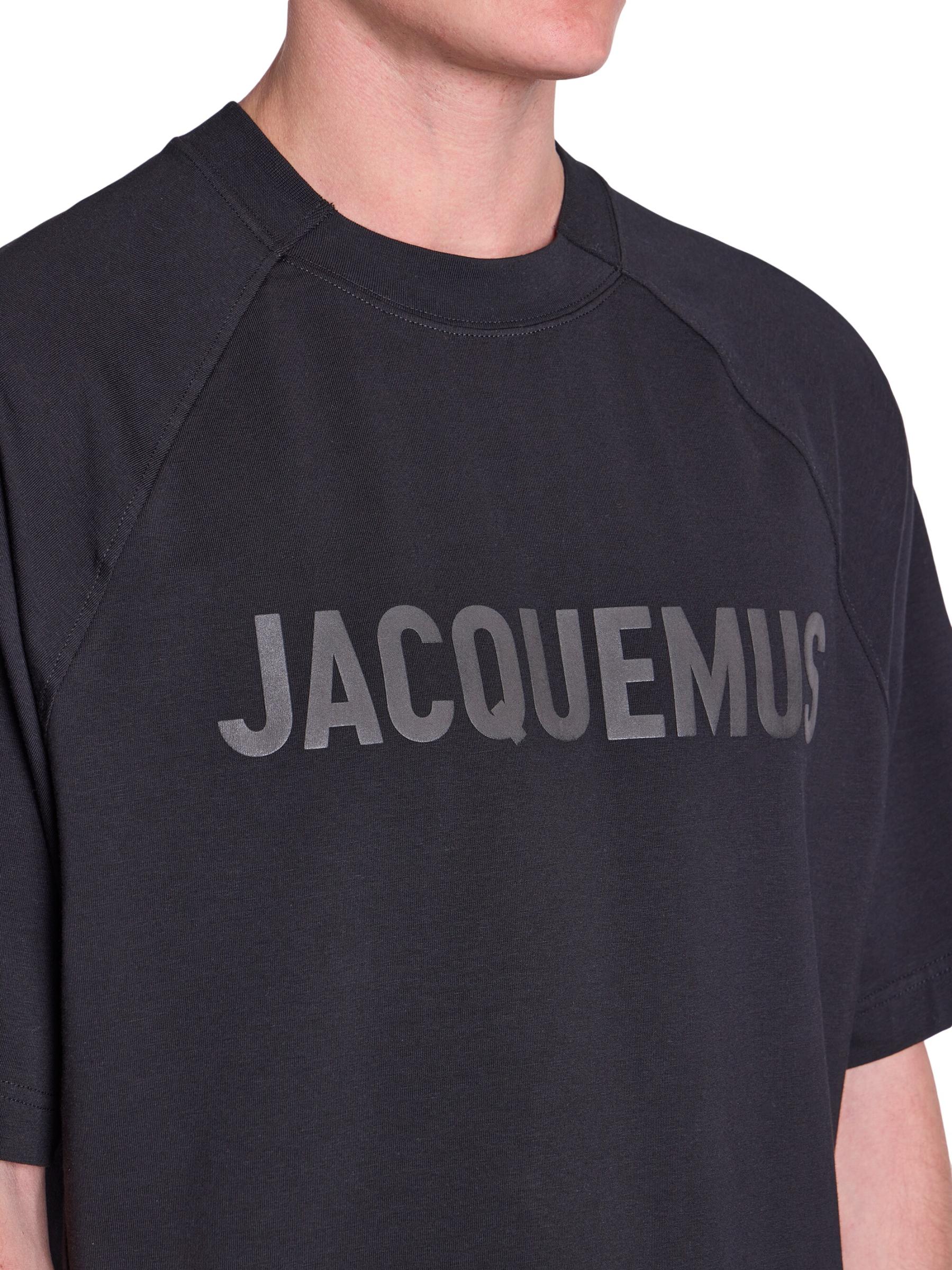 JACQUEMUS[正規品/送料関税込] LE T-SHIRT TYPO Jacquemus Le T-Shirt Typo Stretch Cotton Logo Graphic T