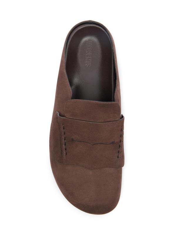 #4: ذا موكاسين سويد موليس - بني داكن