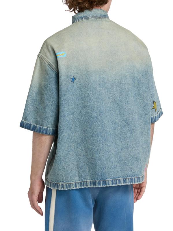 #4: قميص جينز مضمد بشعار الماركة - غسيل خفيف