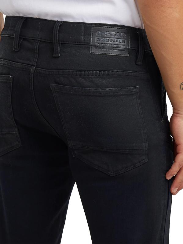 #5: بنطال جينز تيمب كور ايربلاز ثري دي سكيني - يتم ارتداؤها في كوبلر الجرانيت