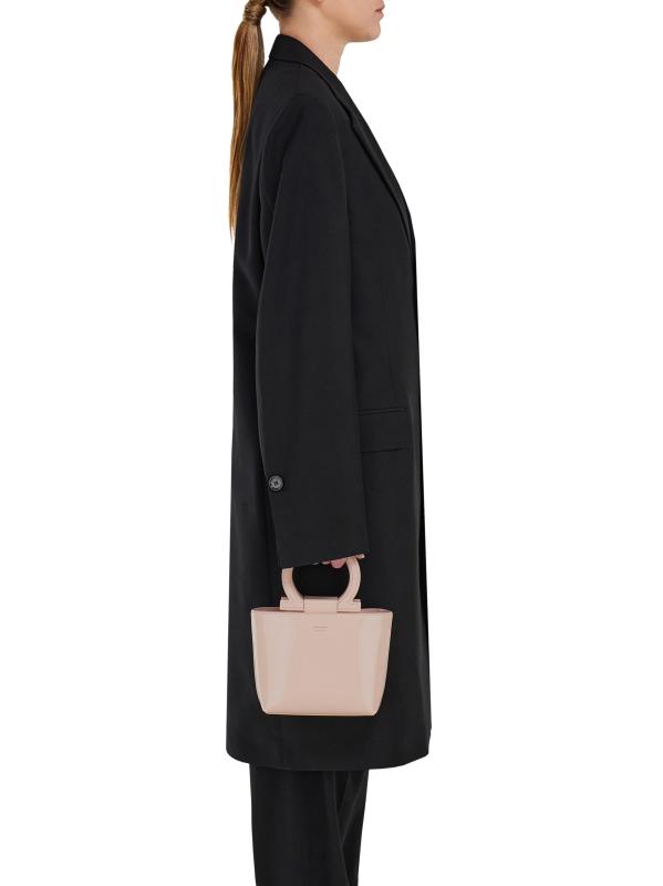 【匿名配送】【美品】Ferragamo ブラック レザートップハンドルバッグ 匿名配送】Ferragamo ブラック レザー トップハンドルバッグ