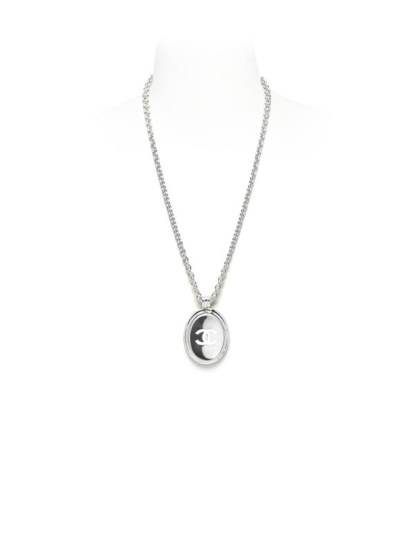 25A◆エレガントで注目の的♪【CHANEL】LONG PENDANT NECKLACE Shop CHANEL - LONG PENDANT NECKLACE | Saks Fifth Avenue Canada