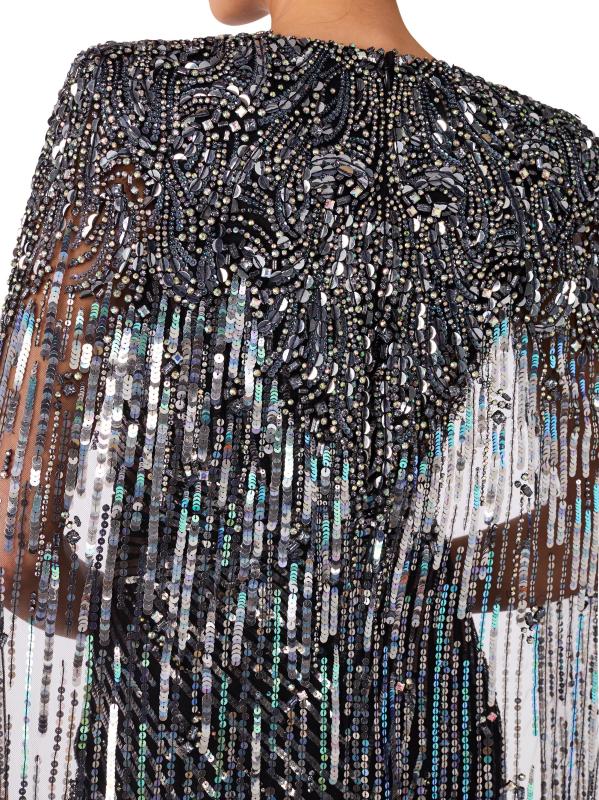 #5: فستان مزين برقبة على شكل حرف V - عرق السوس