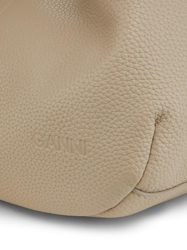 #7: حقيبة هوبو من الجلد المنقوش - الفلفل الأبيض