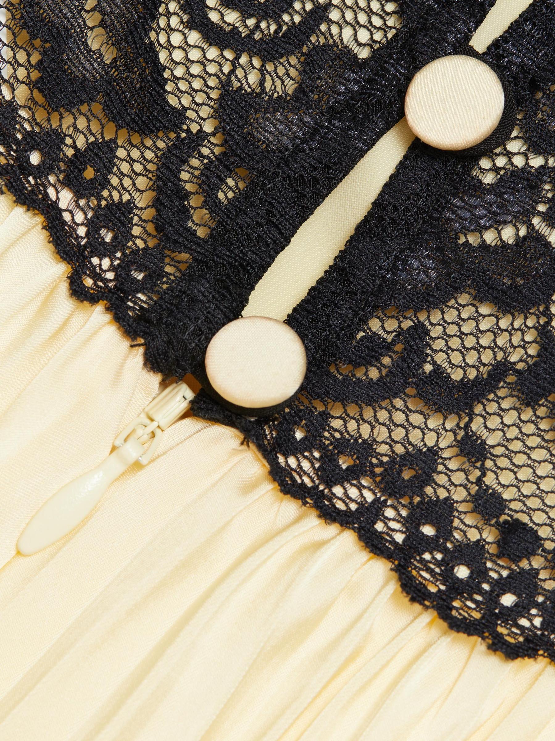 Self-Portrait - サテン・レース・マキシ・ドレス をオンライン Self-Portrait - サテン・レース・マキシ・ドレス をオンライン