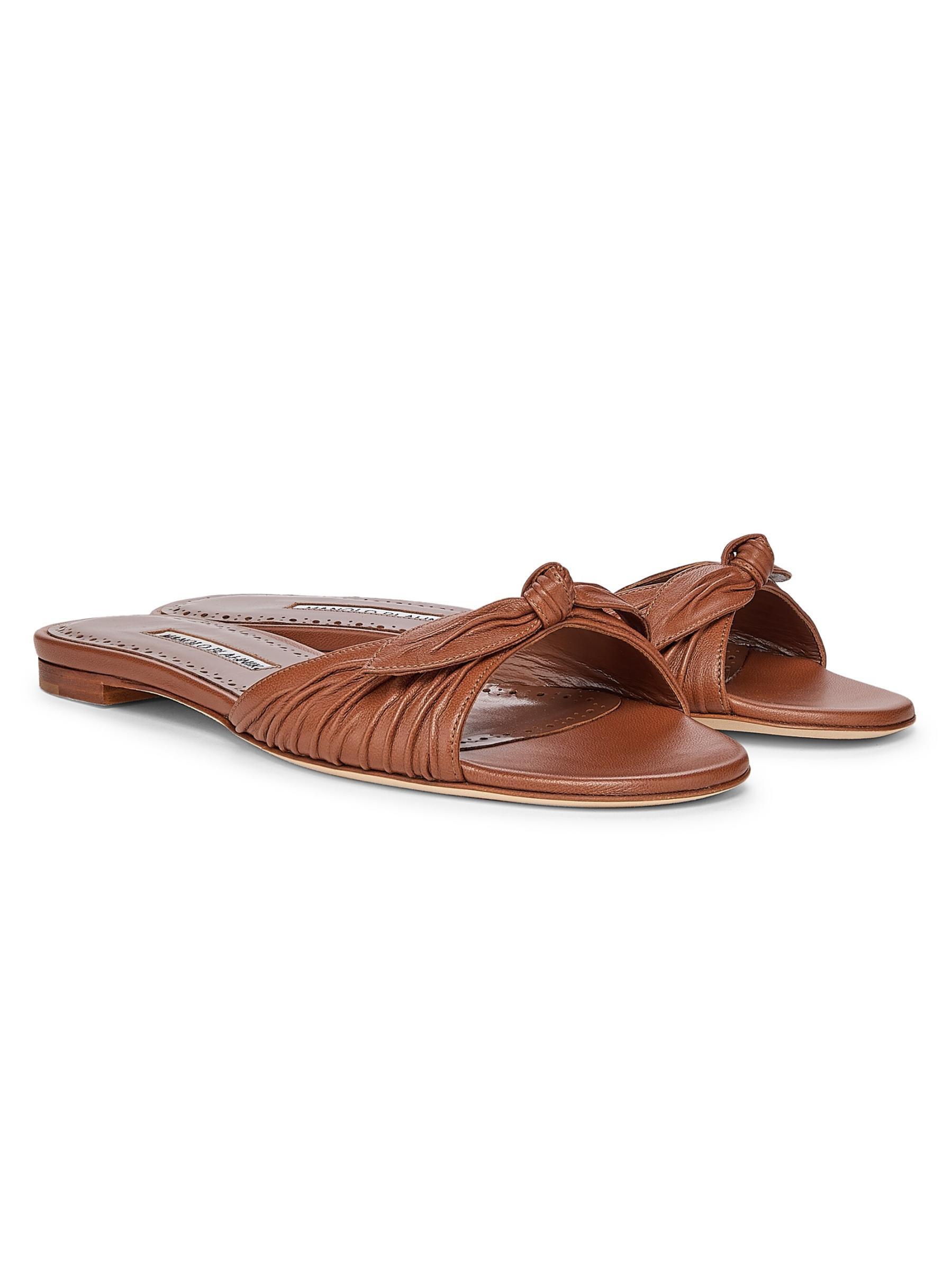 「MANOLO BLAHNIK」MAGALOU レザー サンダル MANOLO BLAHNIK Brutas レザー サンダル | NET-A-PORTER