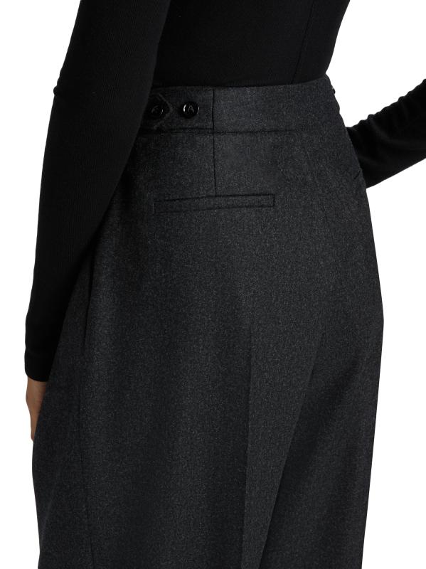 #5: بنطال قصير من الصوف ذو الثنيات - فحم الإنتراسيت