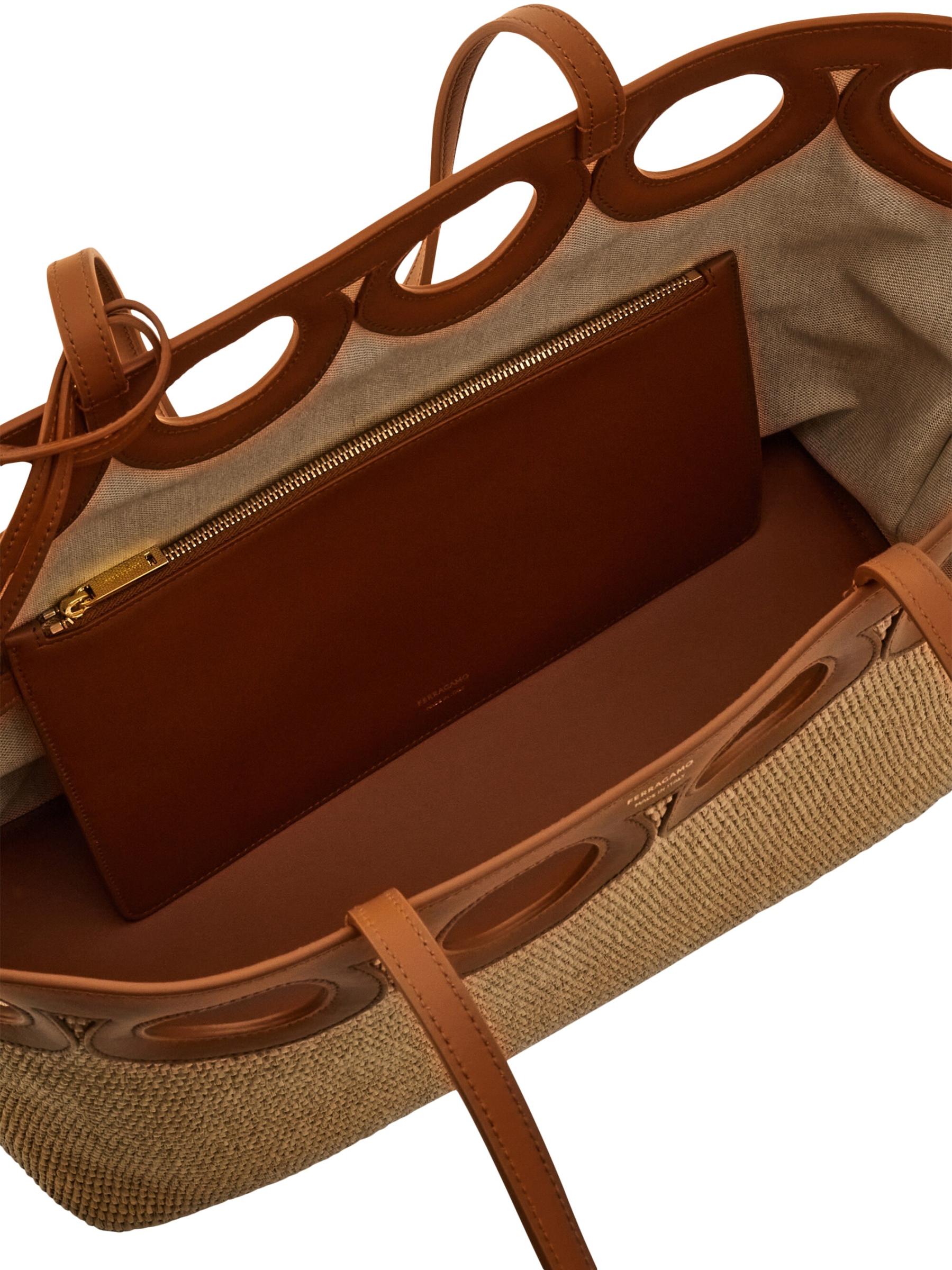 【FERRAGAMO】Cutout ラフィア カットアウト かご トート バッグ Ferragamo - カットアウト・レザー・トリミング・ラフィア