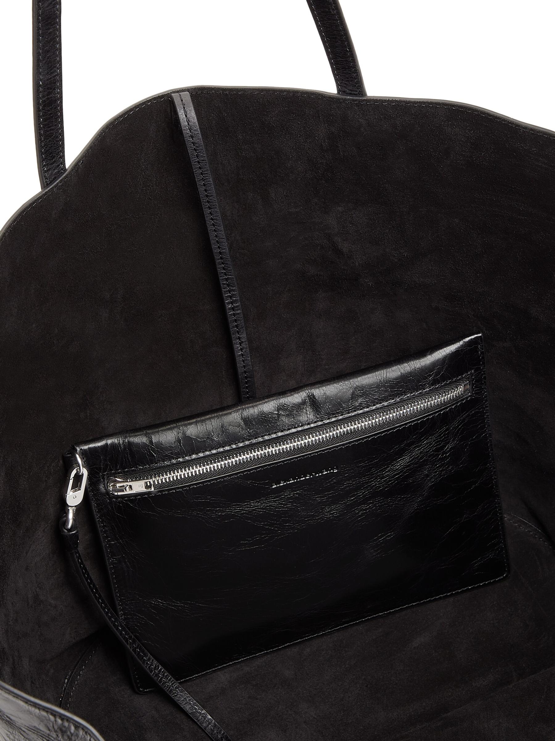 （US発）Alexander Wang ラージクラックル トートバッグ Punch Tote Bag in Crackle Patent Leather in BLACK