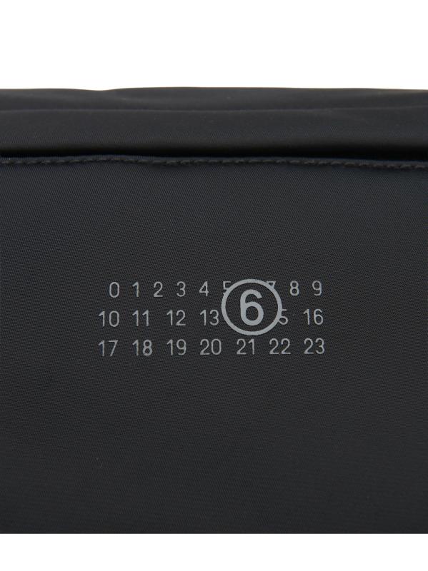 #4: حقيبة كروس بودي من النايلون - أسود