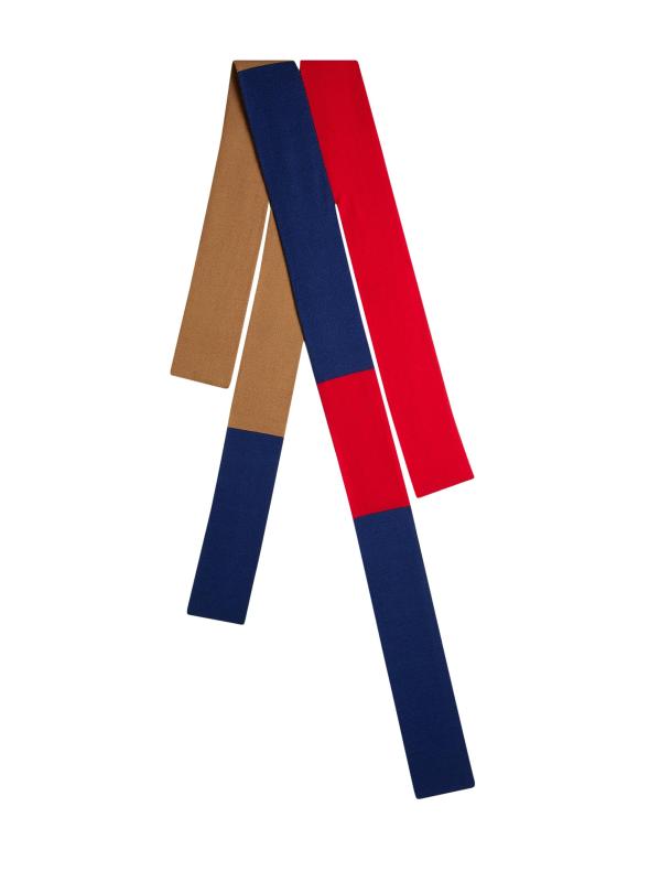 وشاح من الصوف بأربعة أطراف