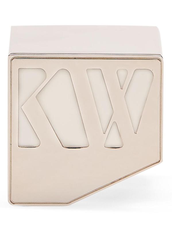 قبعة الإصدار الأيقوني لكريم الأساس السائل