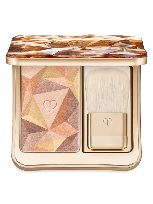 مسحوق محسن الوجه المضيء