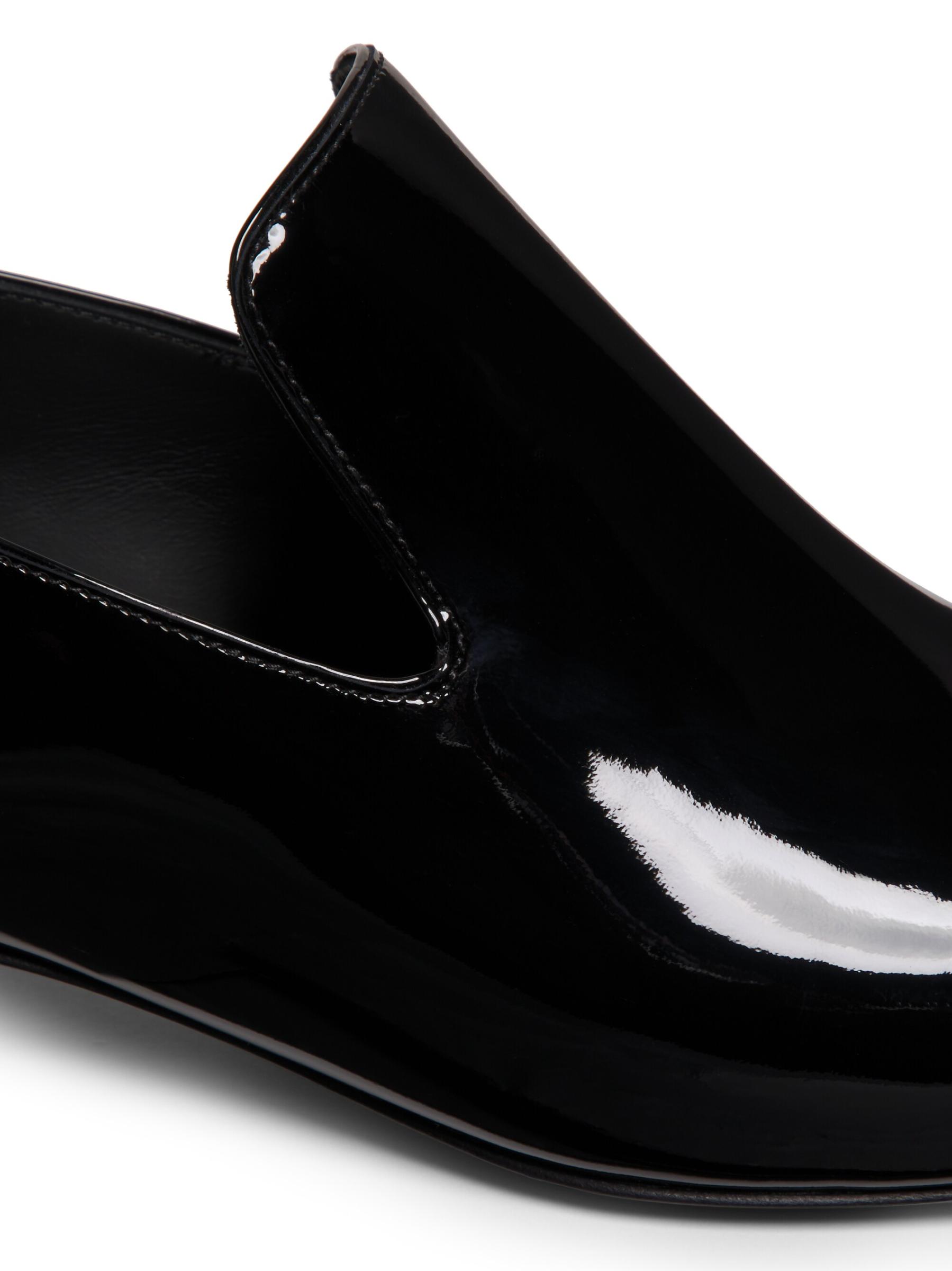 Ferragamo 黒 パテントレザー ローファー 箱付き Ferragamo - カルメリータ・パテントレザー・ローファー を