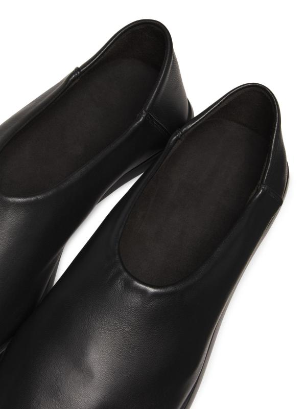 #5: حذاء ليذر مايل - أسود