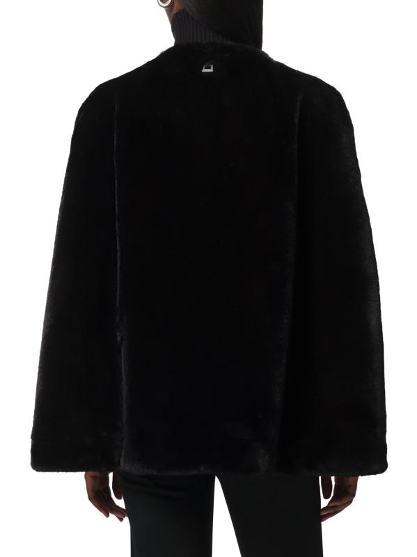 #4: كاب من الفرو الصناعي بطبعة Sloane - أسود