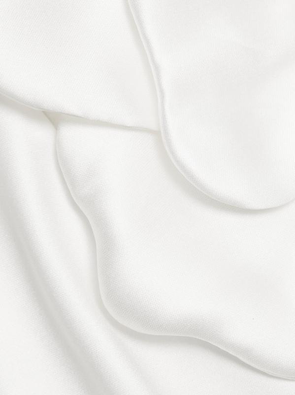 #6: فستان قصير بدون حمالات مزين بالأزهار من أنورا - عاجيي