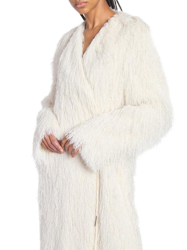 #5: معطف ريفلا من الفرو الصناعي المهدب - أبيض