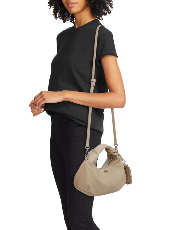 #2: حقيبة هوبو من الجلد المنقوش - الفلفل الأبيض