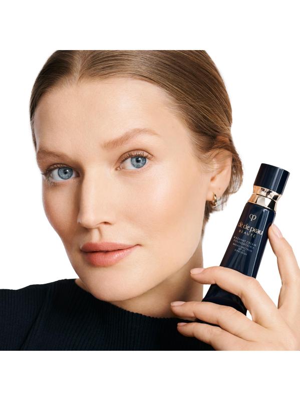 #8: كريم أساس راديانت كريم SPF 25 - B10