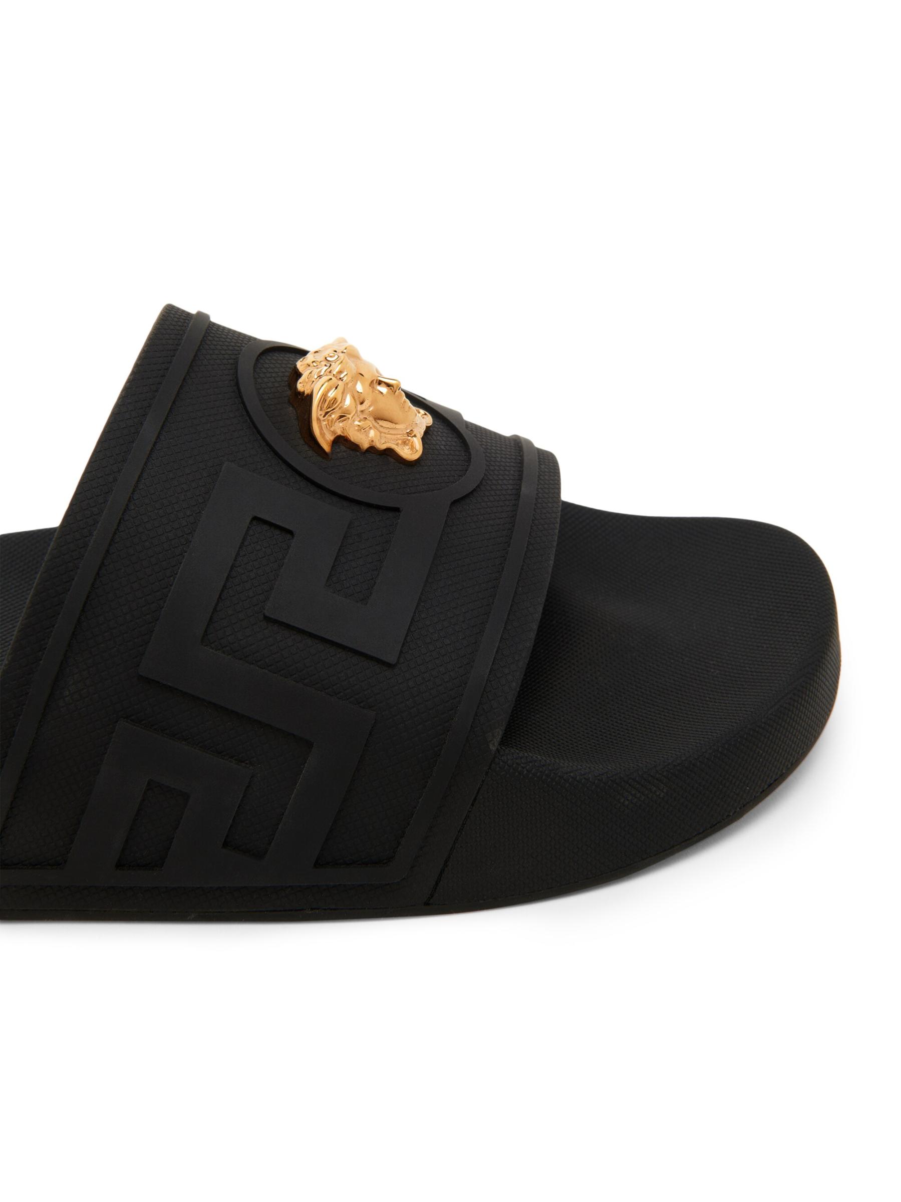 お洒落★VERSACE 'LA MEDUSA' SLIDES スライドサンダル La Medusa Sliders | VERSACE US