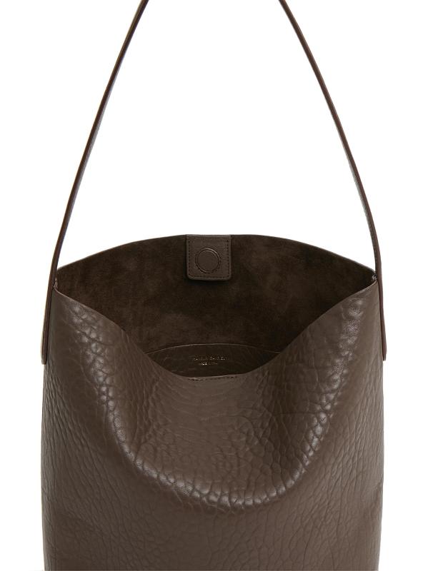 #4: حقيبة إيفرداي الجلدية - خشب الأبنوس