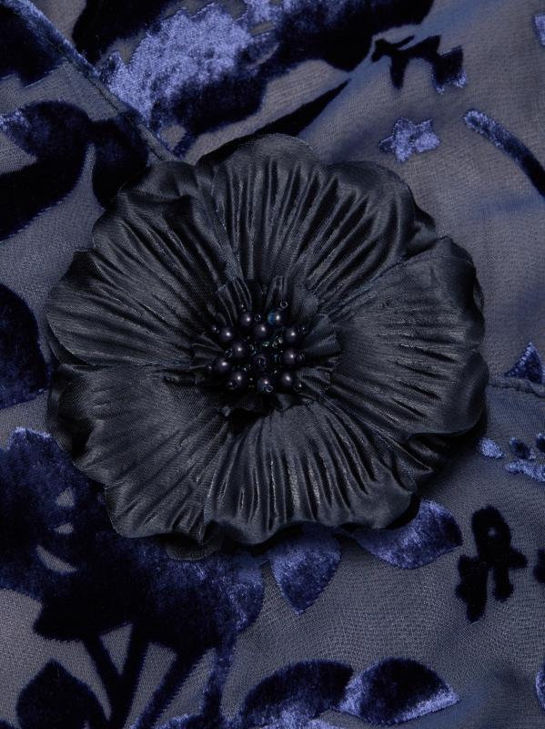 #6: فستان ديفوري فلاور سليب من الحرير المزهّر - القوات البحرية