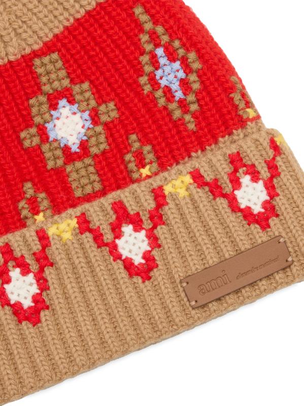 #3: قبعة صغيرة من الصوف المحبوك - أحمر الجمل