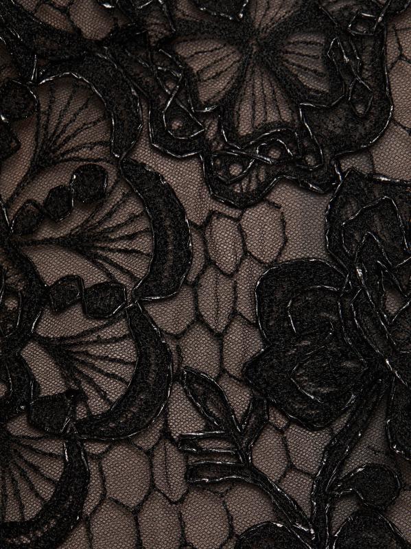 #6: فستان دانتيل مطرّز على شكل حرف A - أسود